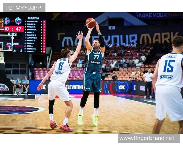 东契奇：裁判把比赛用球给我们是正确决定 感觉这次客场之旅像过了一整年