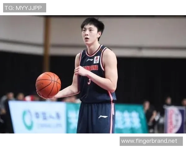 手感低迷！胡明轩13中3得到8分5篮板6助攻