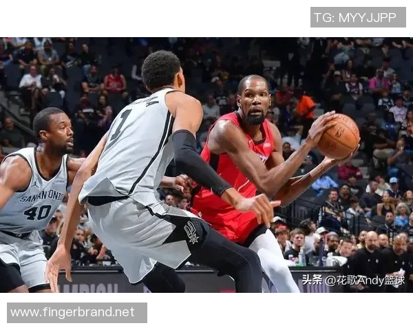 KD真惨!身高远逊文班亚马 手掌明显比卡哇伊小一圈 社媒掀起热议